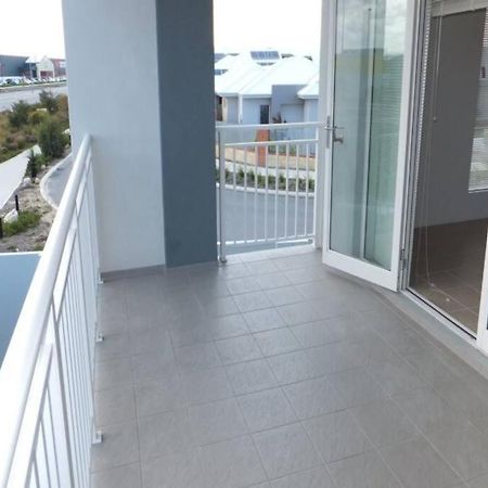 Modern Luxury 1 Bedroom Apartment - Walk To The Shops! Free Wifi Clarkson Kültér fotó